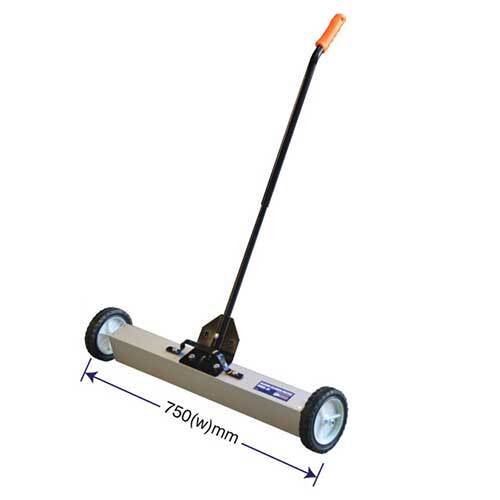 Grip® Telescopic Rolling Magnetic Sweeper 750mm